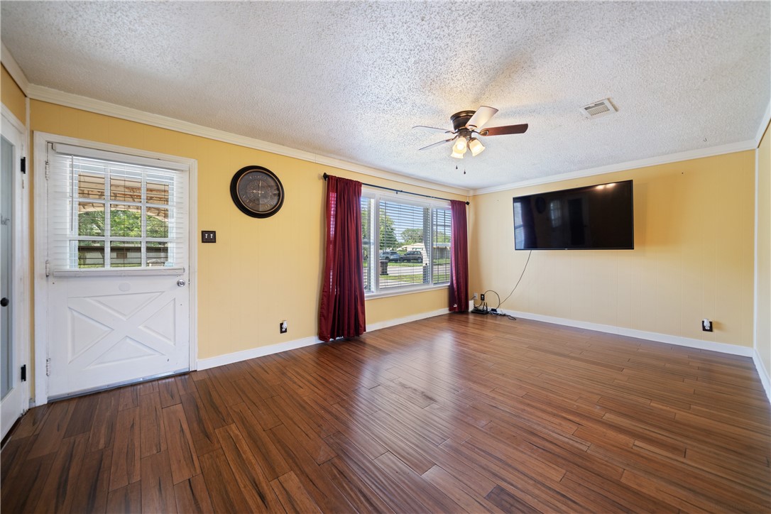 630 E Miller Property Photo 4