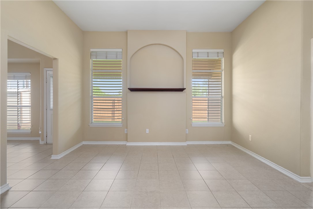 1808 Margaret Property Photo 8