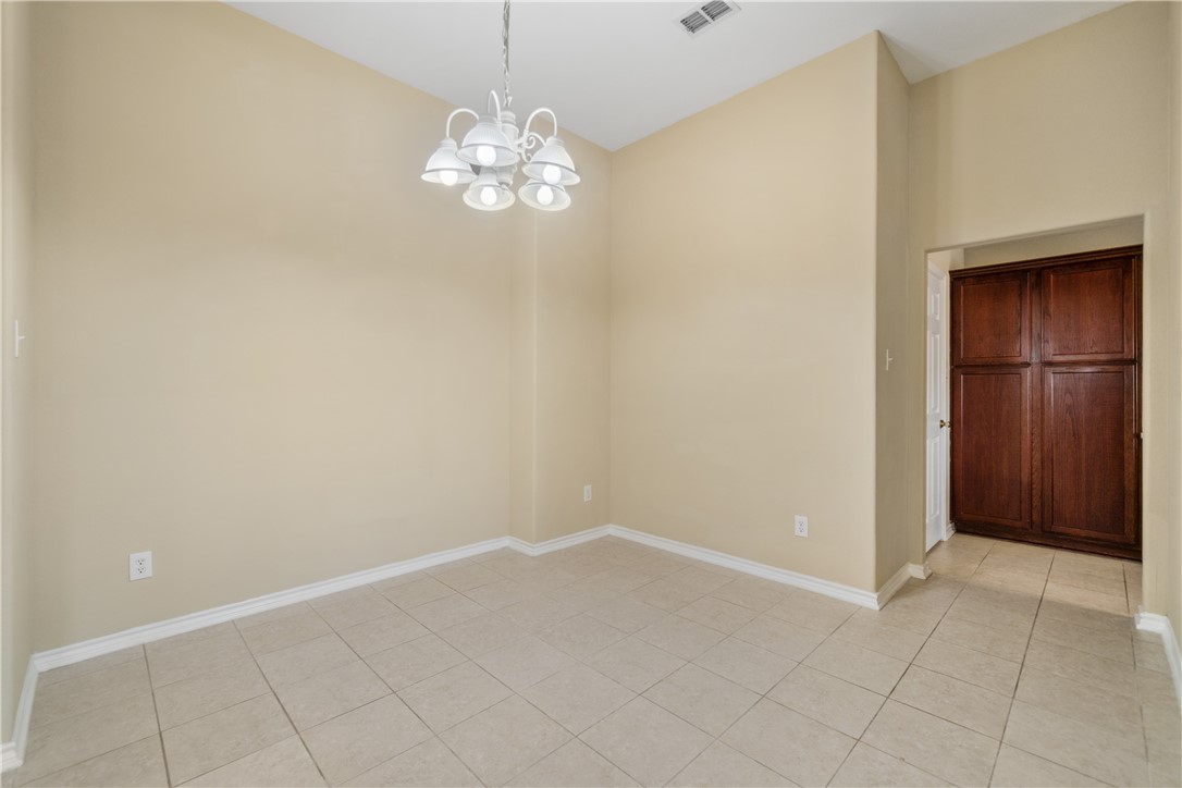 1808 Margaret Property Photo 9