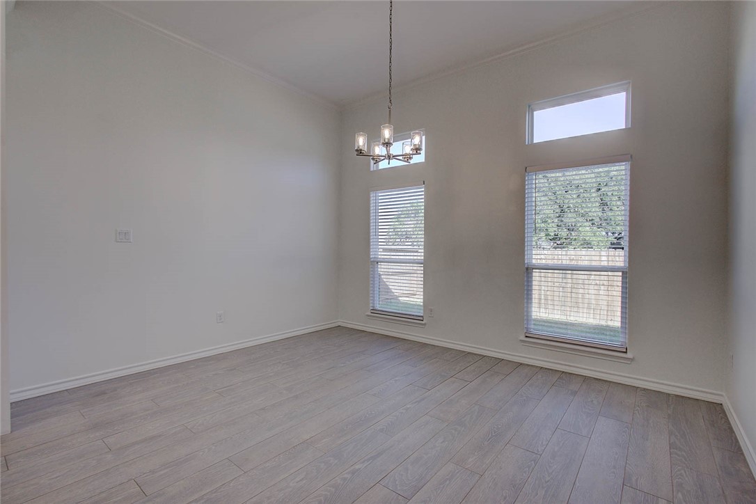 120 Amethyst St Property Photo 4