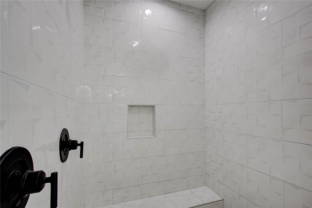 120 Amethyst St Property Photo 14