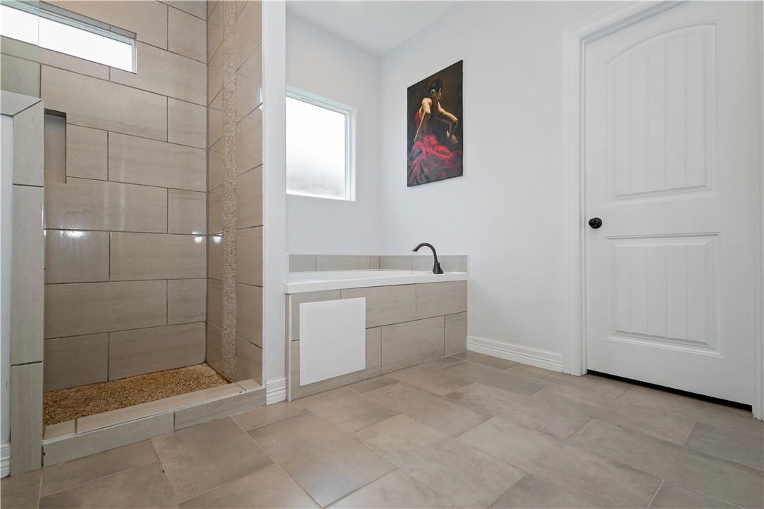 6730 Stuyvesant Ct Property Photo 17