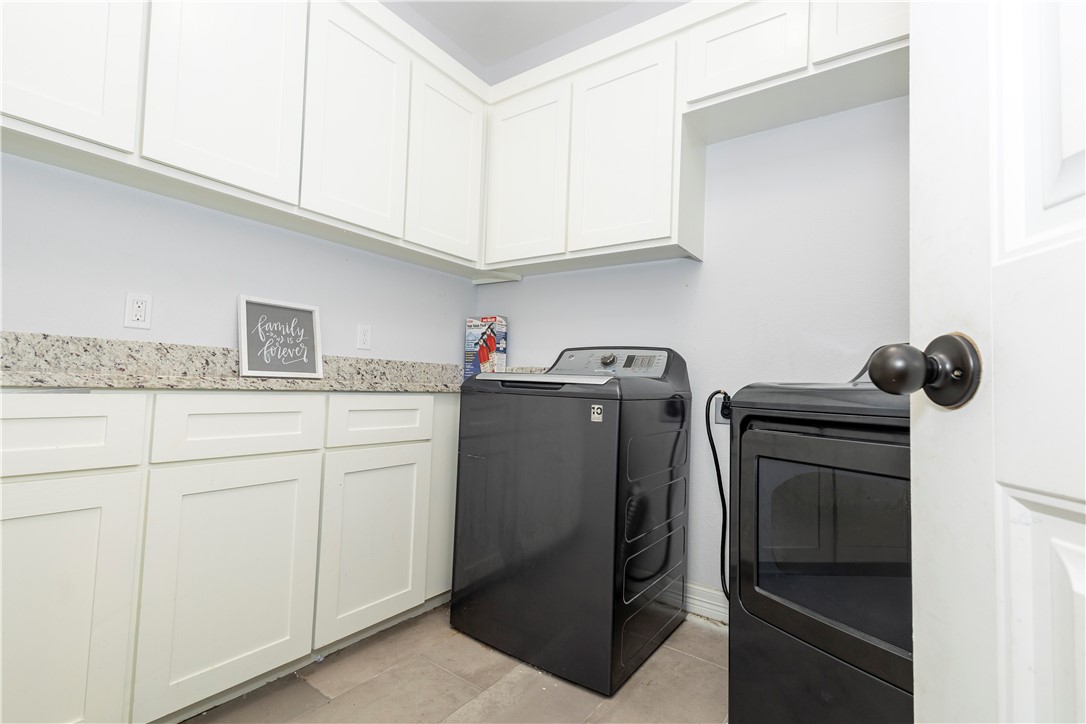 6730 Stuyvesant Ct Property Photo 26