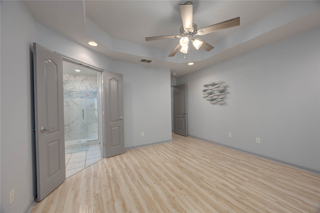 2047 1st St Property Photo 6
