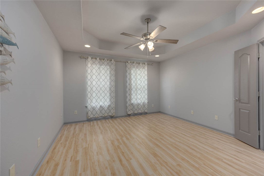 2047 1st St Property Photo 7