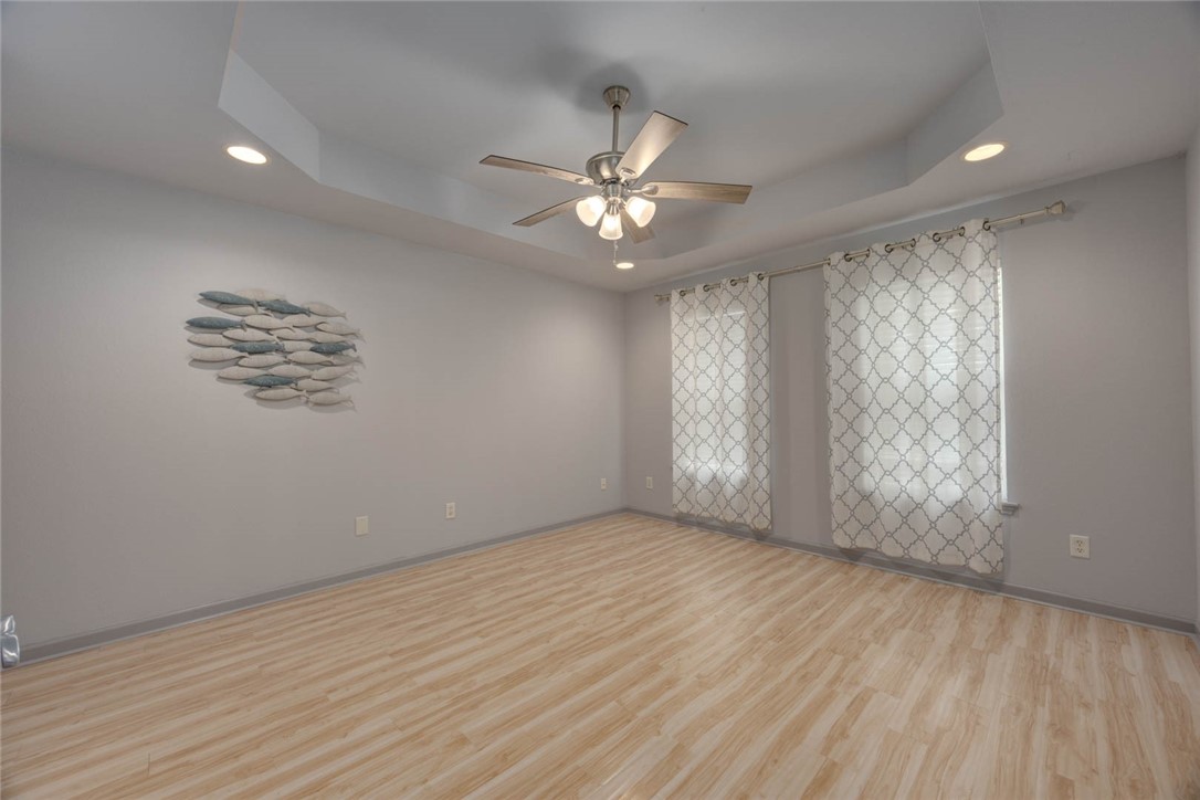 2047 1st St Property Photo 9