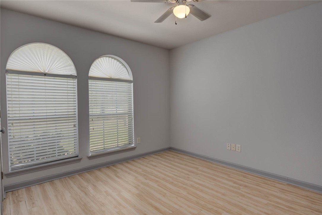 2047 1st St Property Photo 15