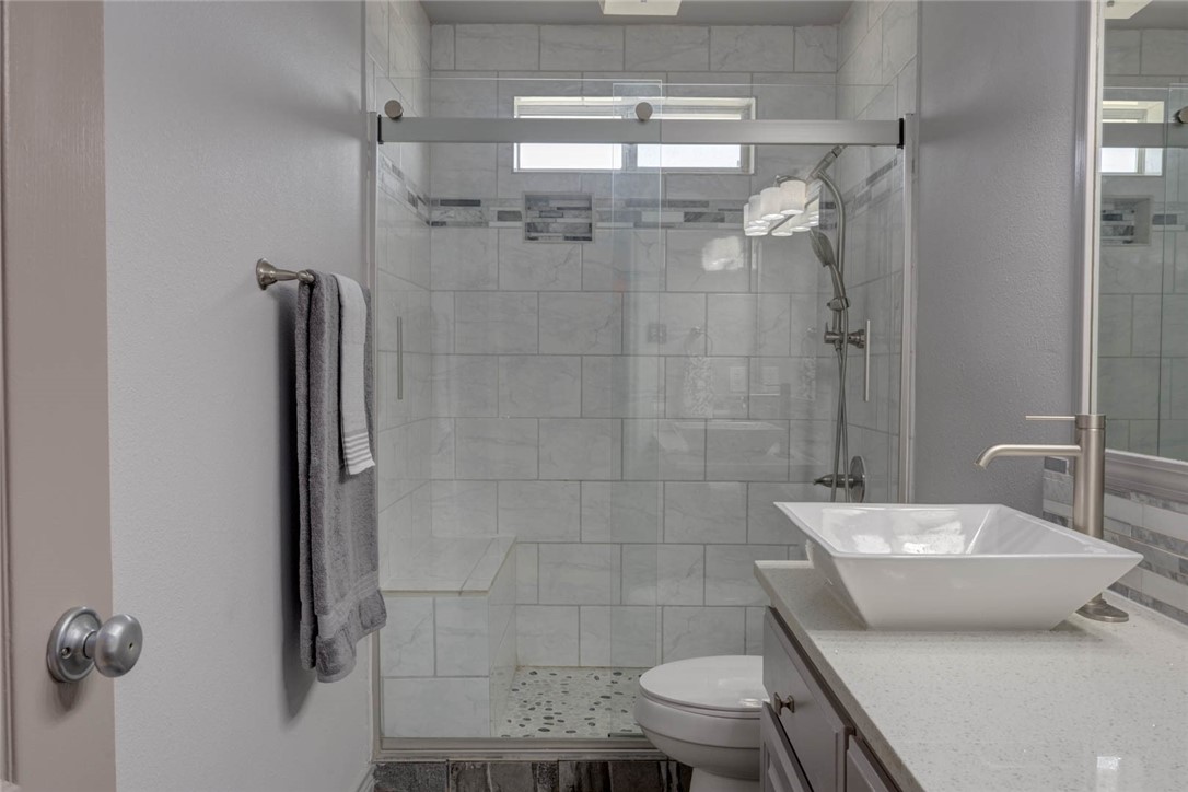 2047 1st St Property Photo 18