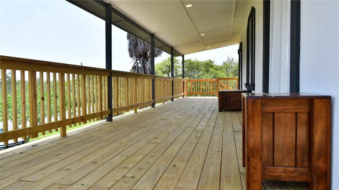 128 Saint Charles W Property Photo 3