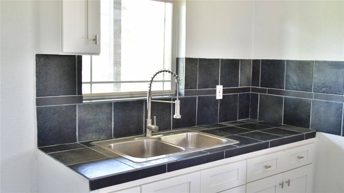 128 Saint Charles W Property Photo 20