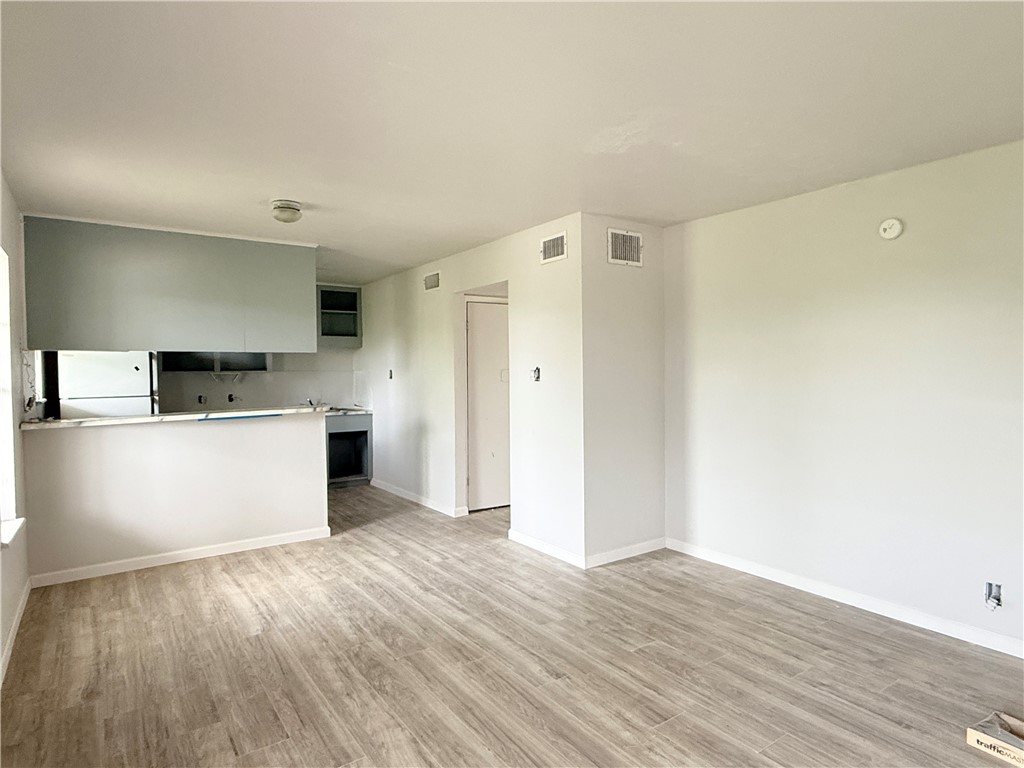 1125 E Huisache Ave Property Photo 3