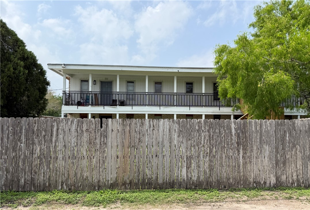 1125 E Huisache Ave Property Photo 8