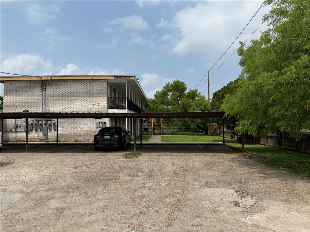 1125 E Huisache Ave Property Photo 9