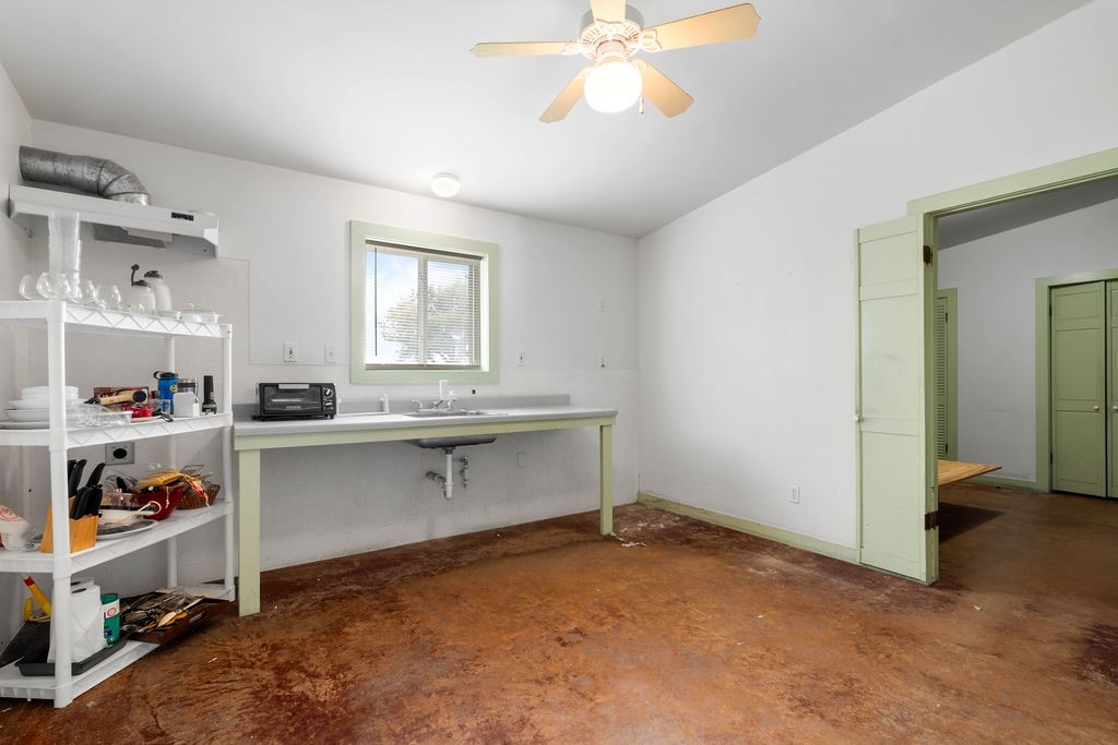 2280 Fm-2725 Property Photo 17