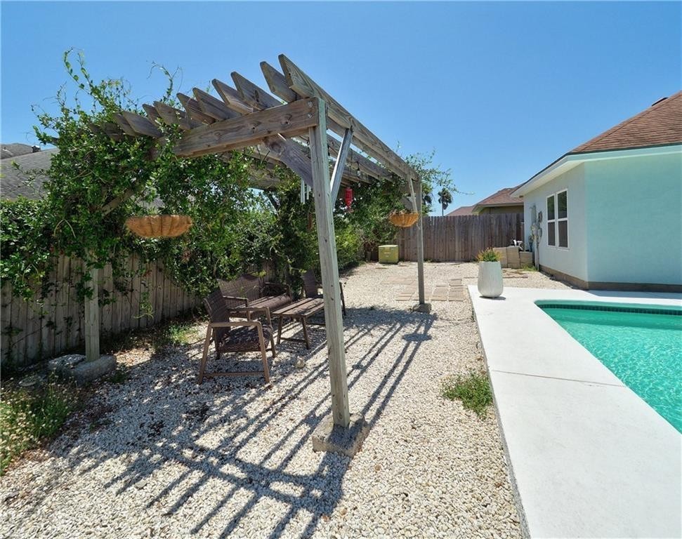 14930 Aquarius St Property Photo 37