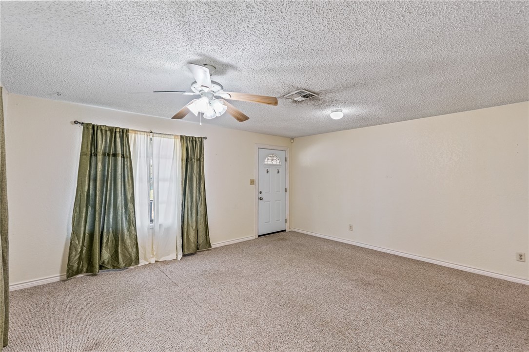 2310 Ollie St Property Photo 3