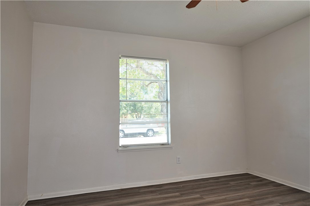 621 E Merriman St Property Photo 26