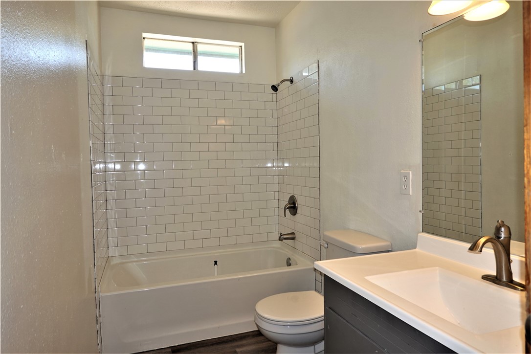 621 E Merriman St Property Photo 29