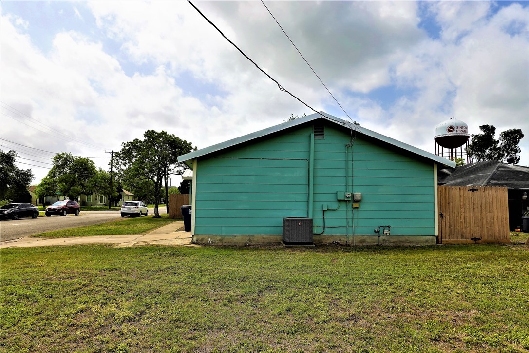 621 E Merriman St Property Photo 34