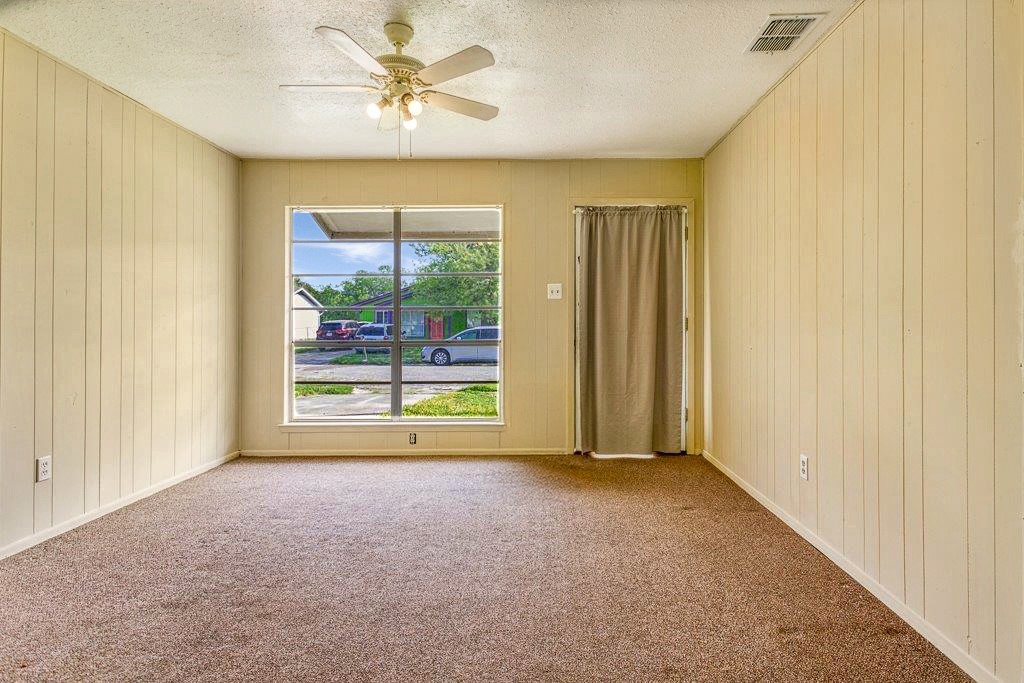 10941 Gates Property Photo 3