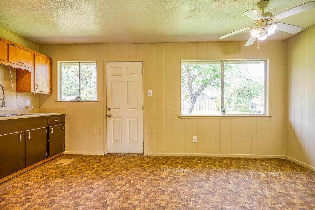 10941 Gates Property Photo 8