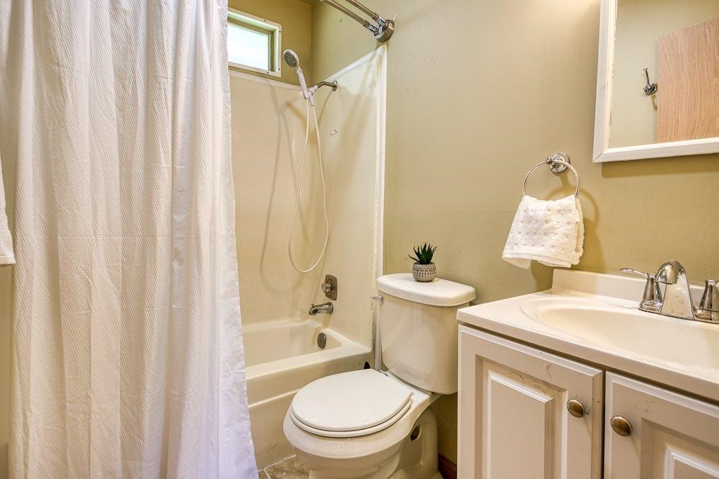 10941 Gates Property Photo 13