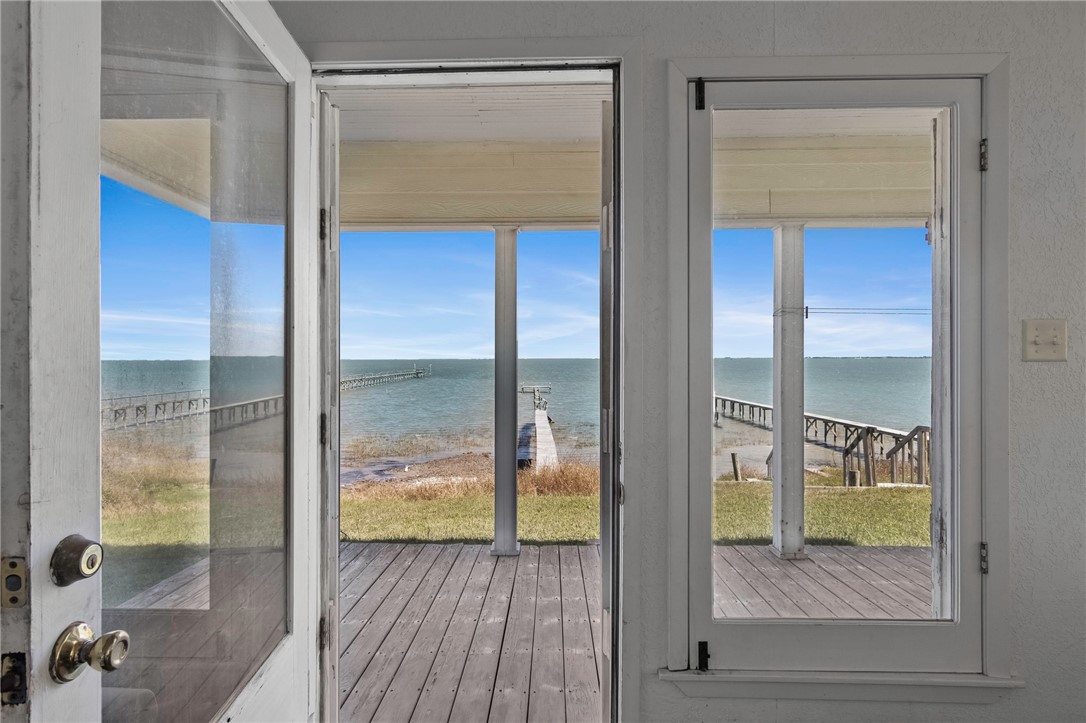 720 Copano Bay Dr Property Photo 2