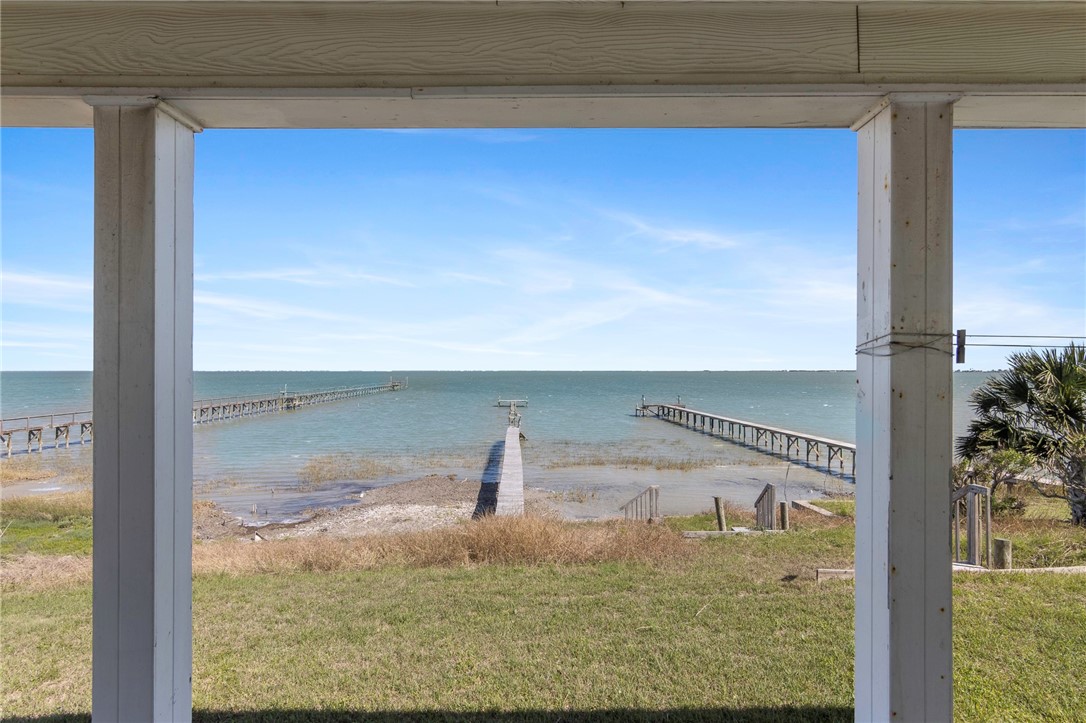 720 Copano Bay Dr Property Photo 3