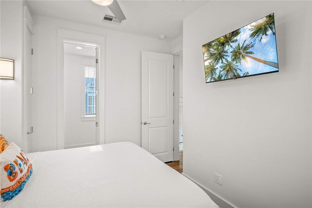130 Sweetbay St Property Photo 13