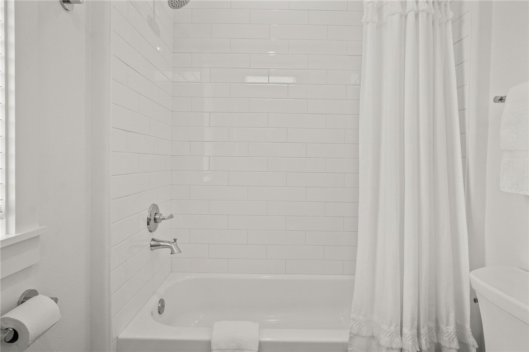 130 Sweetbay St Property Photo 26