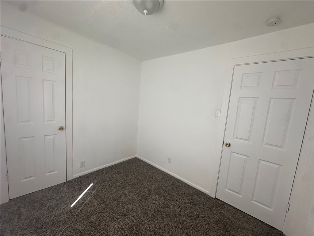 225 W Avenue B Property Photo 7