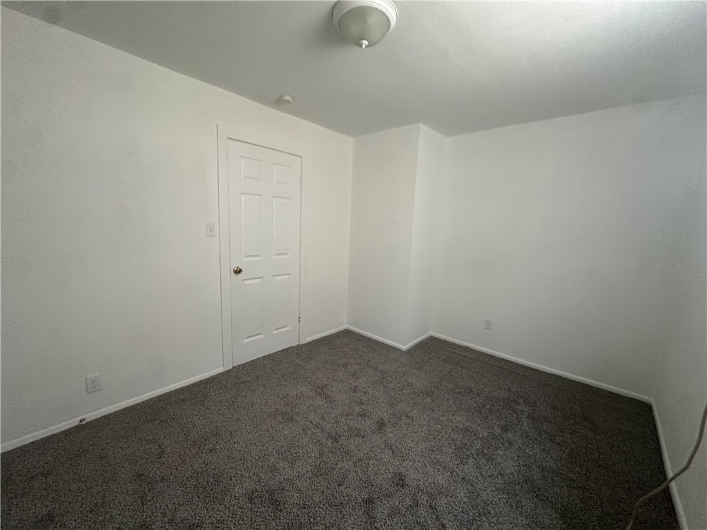 225 W Avenue B Property Photo 11