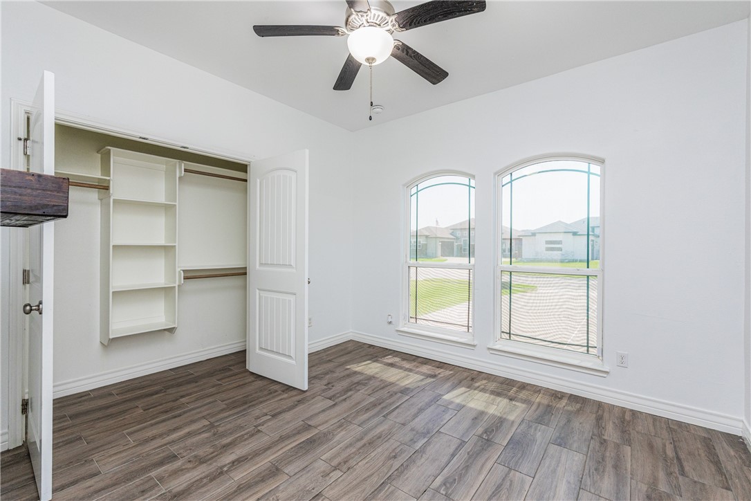 7838 Superman Dr Property Photo 28