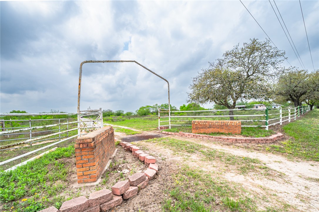 3019 Fm 673 Property Photo 3