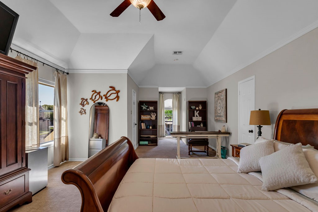 303 Long Pointe Dr Property Photo 14