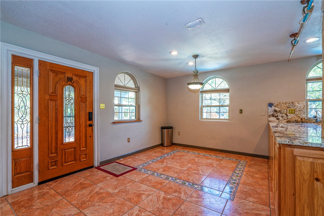 44 12th St Property Photo 16