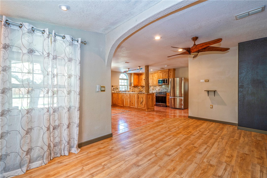 44 12th St Property Photo 19