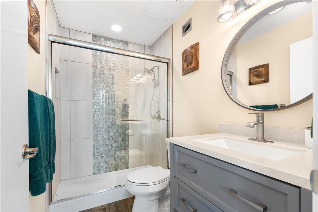 15002 Windward Dr 103 Property Photo 14