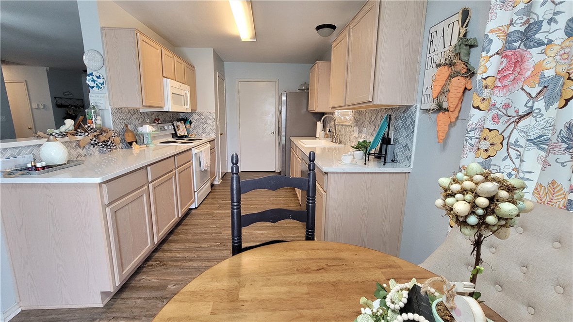 1717 Overland Property Photo 11