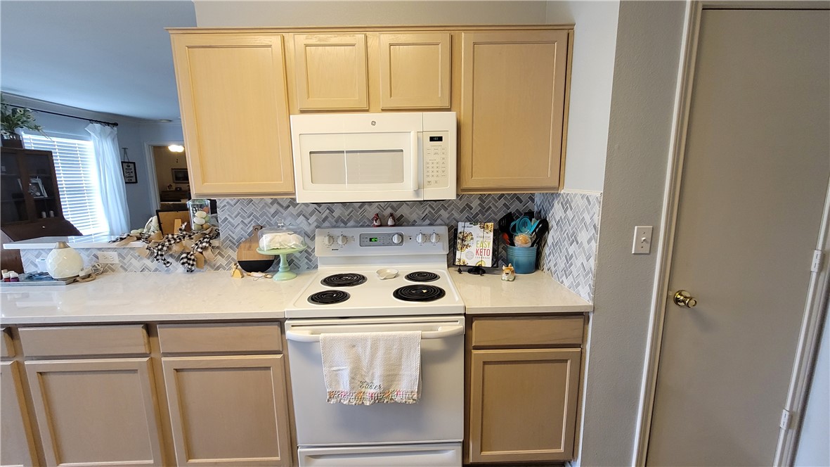 1717 Overland Property Photo 12