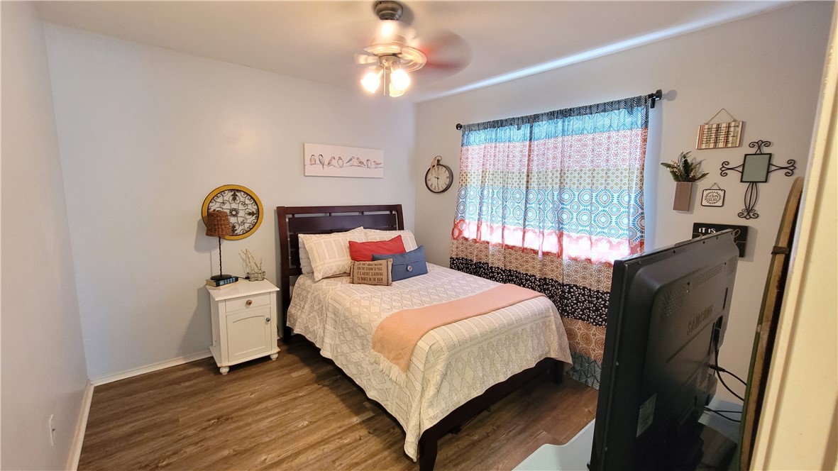 1717 Overland Property Photo 19