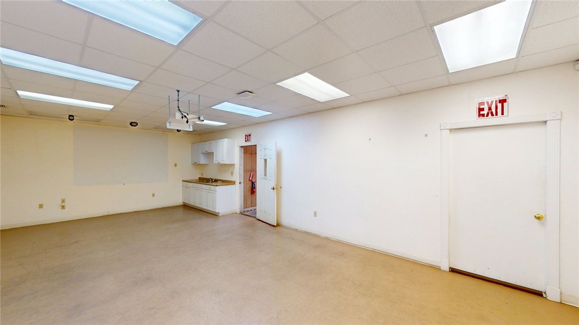 901 Austin St Property Photo 36