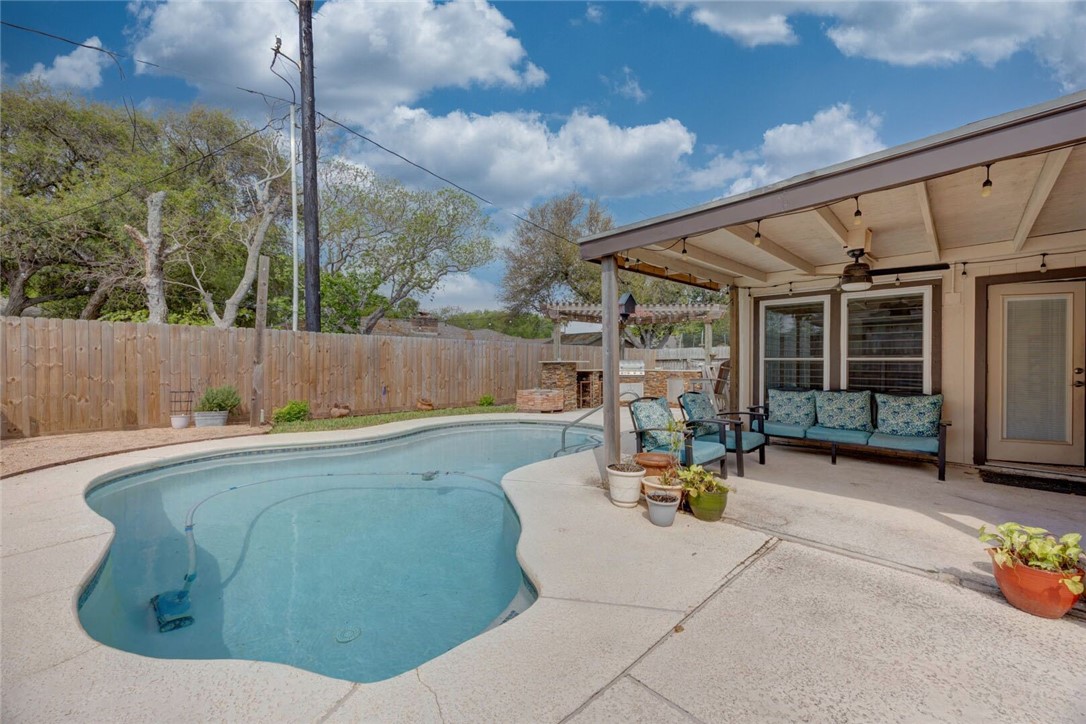 325 Sea Gate Dr Property Photo 33