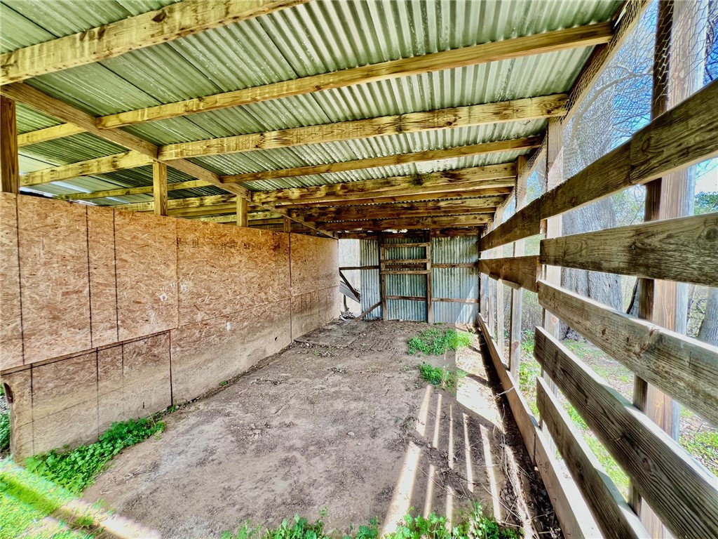 18533 Fm 850 Property Photo 20