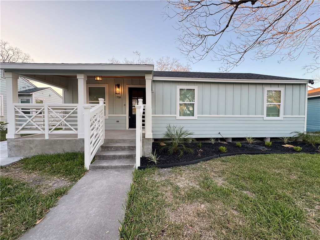 718 Indiana Ave Property Photo