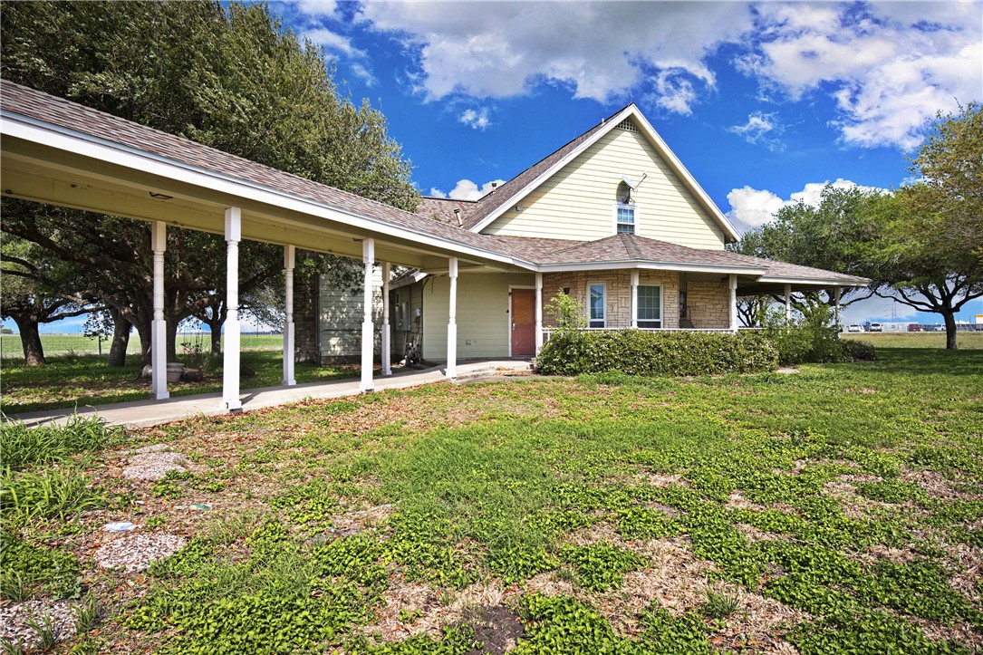 9522 County Road 1178 Property Photo 4