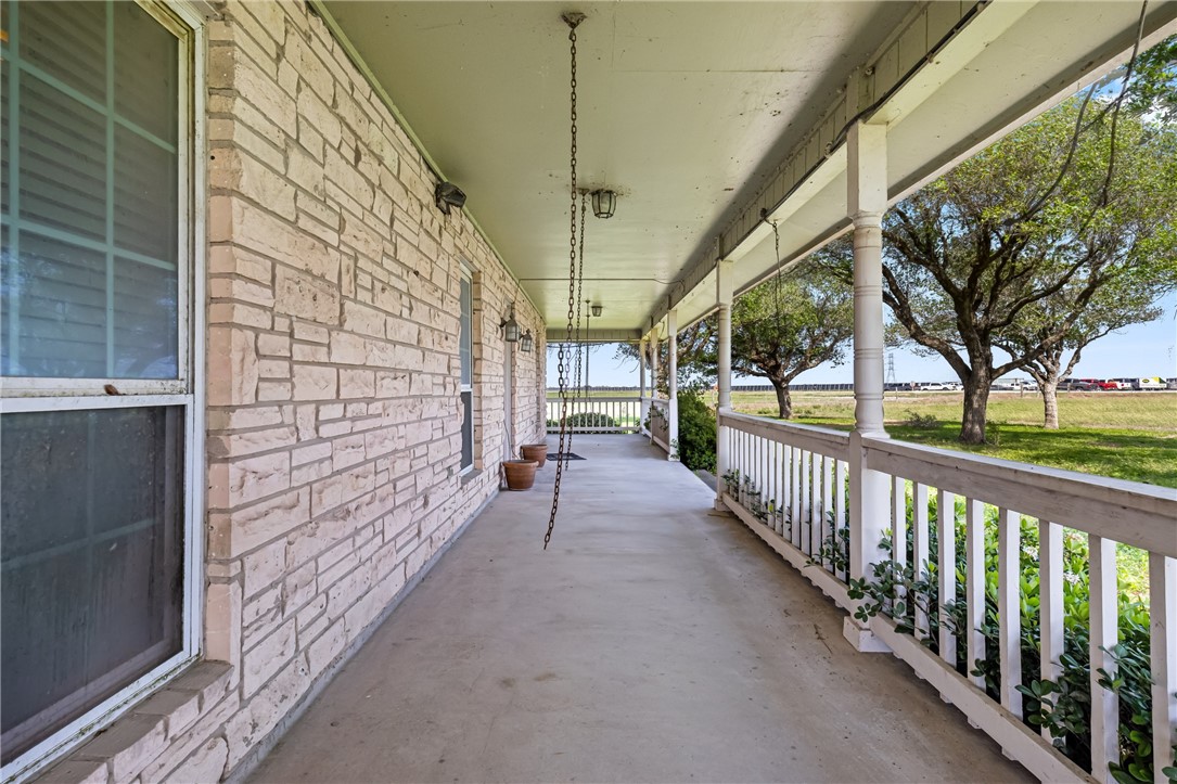 9522 County Road 1178 Property Photo 5
