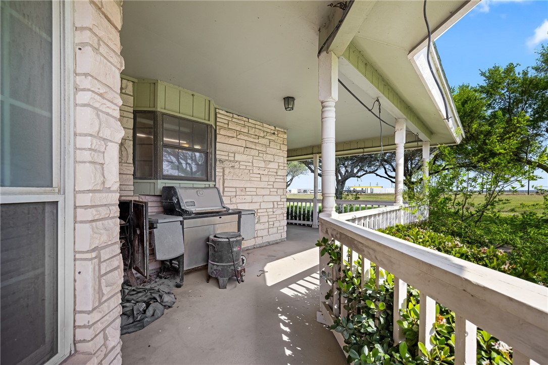 9522 County Road 1178 Property Photo 6