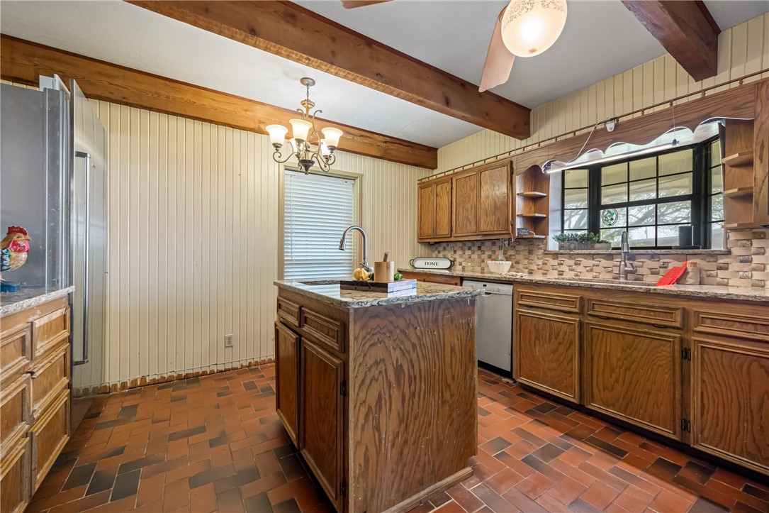 9522 County Road 1178 Property Photo 13