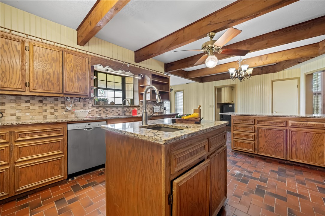 9522 County Road 1178 Property Photo 14